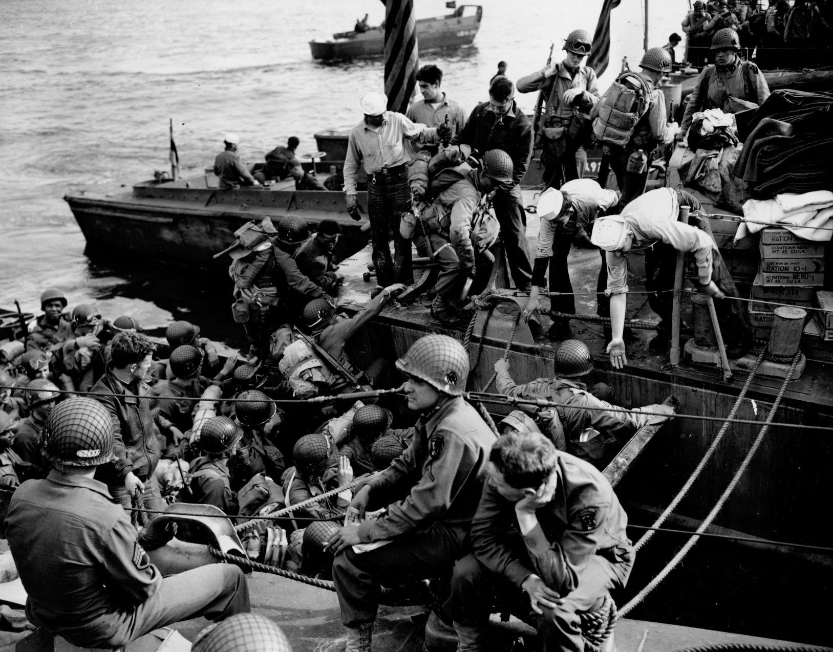 WWII TROOPS NORMANDY INVASION